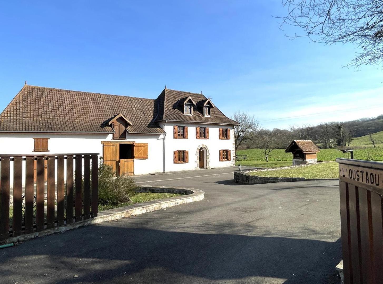 Loustaou Villa Osserain-Rivareyte Exterior photo